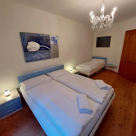 Location Ski-to-door Two-bedroom *